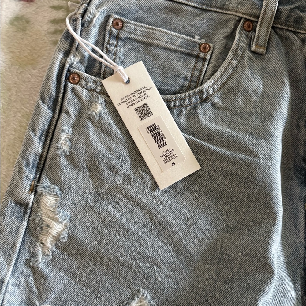 Aritzia Denim Forum '90s Vintage Cut-off Denim Short NWT - Picture 5 of 8